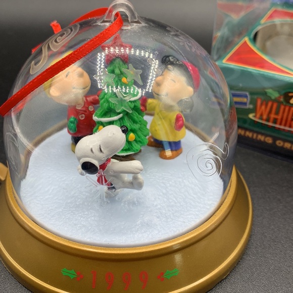 Vintage 90s Very Merry Whirl Around Blockbuster Peanuts Spinning Ornament TESTED - Picture 2 of 8